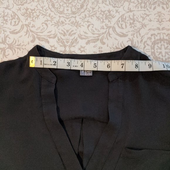VINCE Black Rib Trim Half Placket Silk Popover Blouse Size 2 - Picture 10 of 13